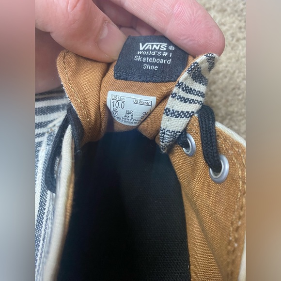 Vans - Picture 4 of 5